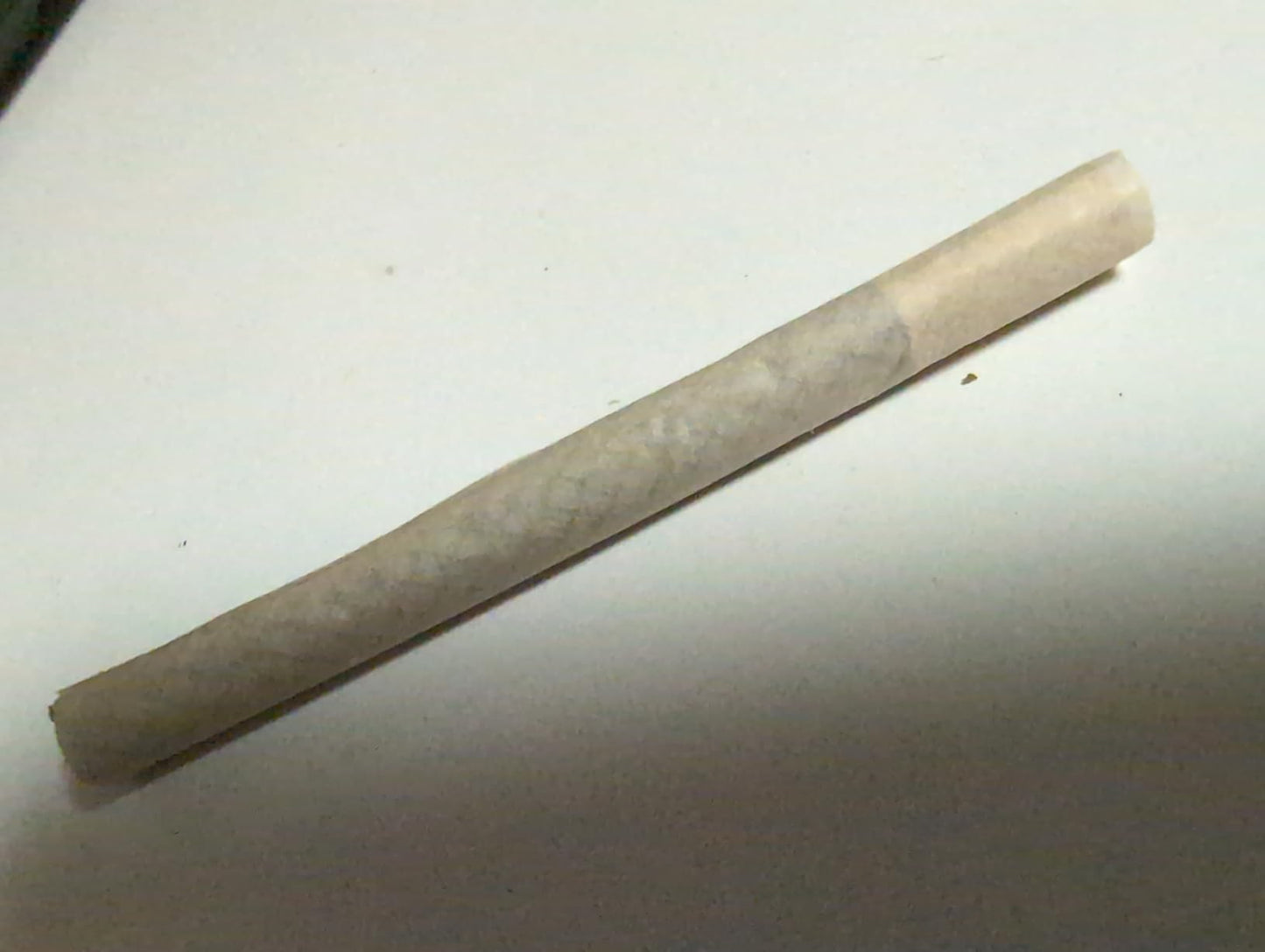 RAW Organic 300 1.25 1 1/4 Size Rolling Papers 1 Pack = 300 Leaves, 300 Count. Premium rolling papers. Natural unbleached cigarette rolling papers